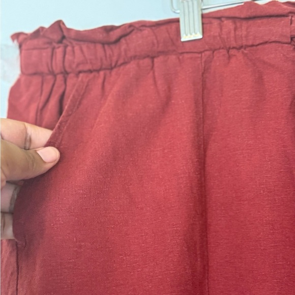 TORRID 5 Inch Pull-On Studio Luxe Ponte Mid-Rise Paperbag Waist Short - Picture 9 of 14